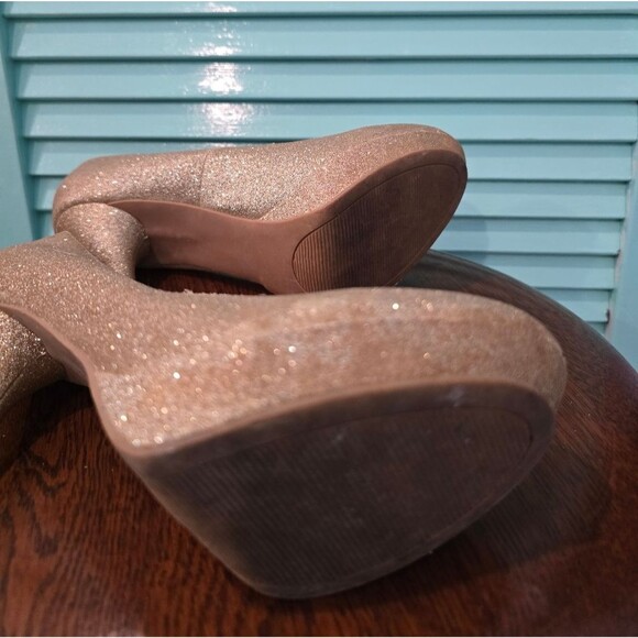 Olsenboye Gold Glitter Sparkly Platform Pumps, Size 8M - Picture 6 of 8